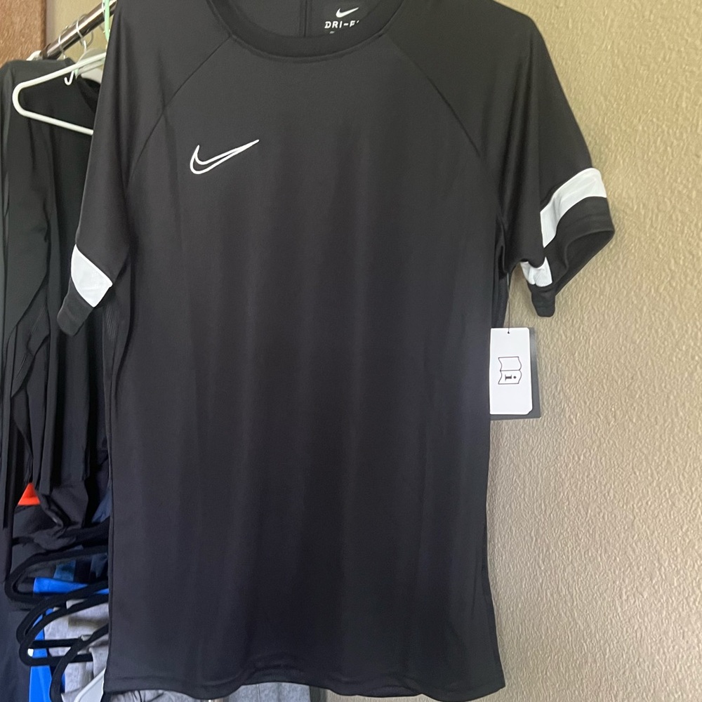 Nike New black tee